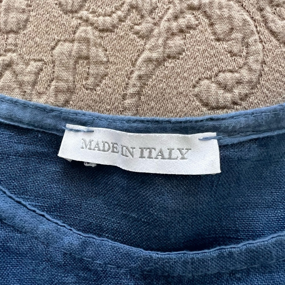 Made in Italy Blue Linen Top with Patch Detail - Picture 5 of 5